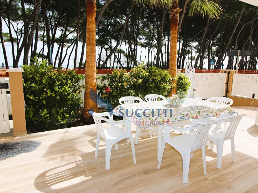 Immagine 24 di Appartamento in vendita  in via Emilia a Alba Adriatica