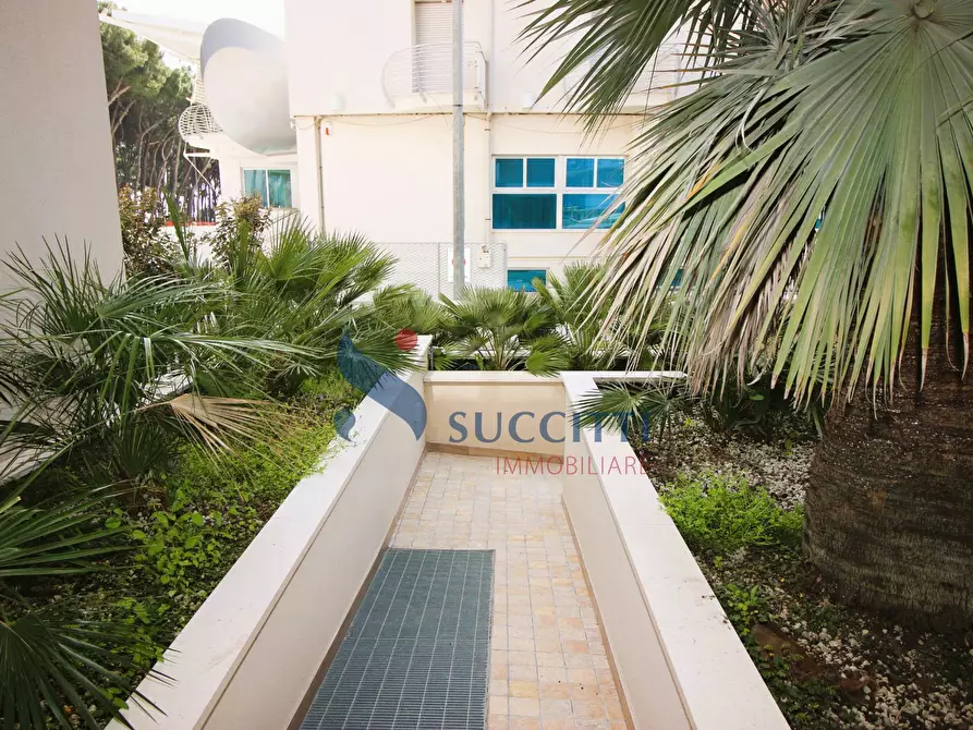 Immagine 27 di Appartamento in vendita  in via Emilia a Alba Adriatica