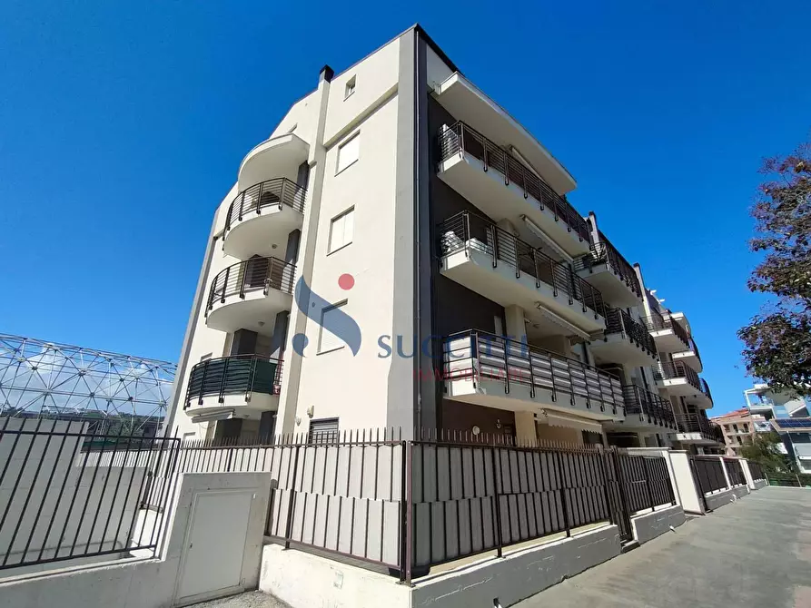 Immagine 3 di Appartamento in vendita  in via Tiziano Vecellio a Tortoreto