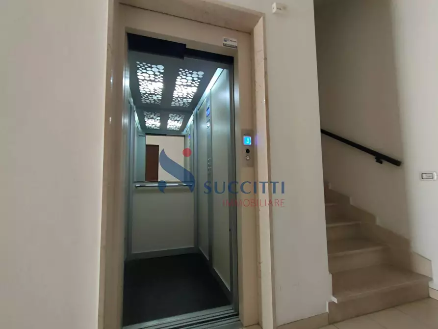 Immagine 15 di Appartamento in vendita  in via Tiziano Vecellio a Tortoreto