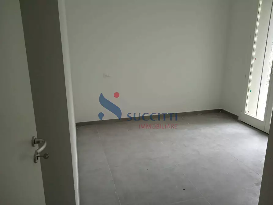 Immagine 8 di Appartamento in vendita  in Via Abruzzo a Alba Adriatica