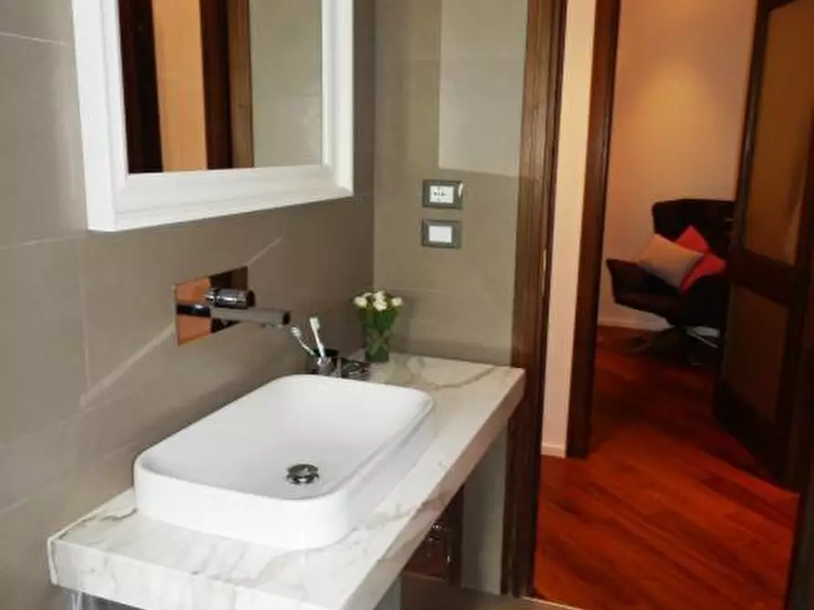 Immagine 23 di Appartamento in vendita  in via genova a Savona