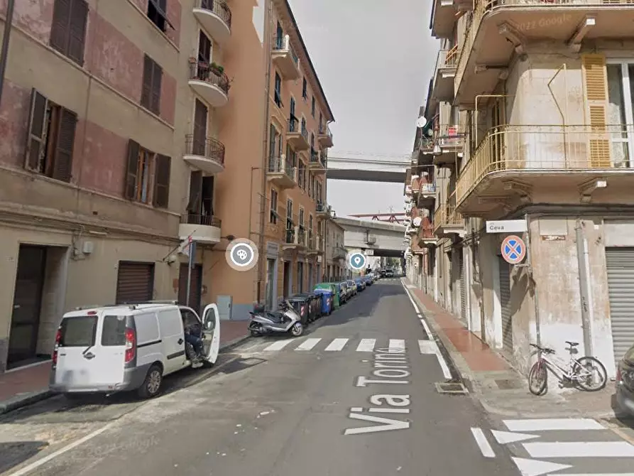 Immagine 2 di Magazzino in vendita  in via torino a Savona