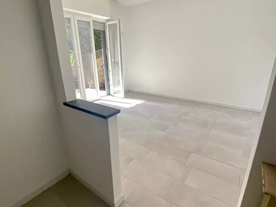 Immagine 12 di Appartamento in vendita  in via genova a Savona