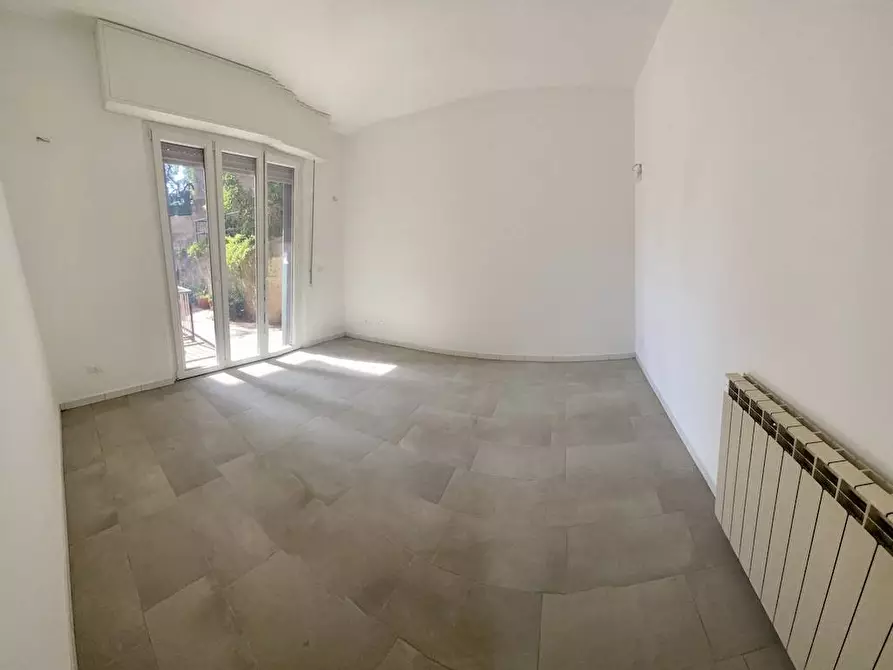 Immagine 13 di Appartamento in vendita  in via genova a Savona