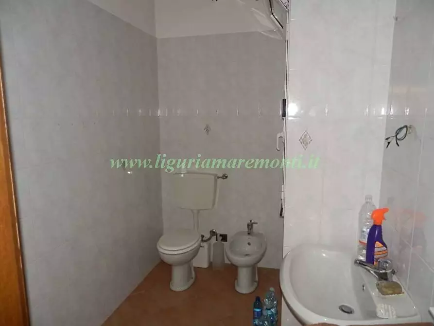 Immagine 15 di Appartamento in vendita  in via mongrifone a Savona