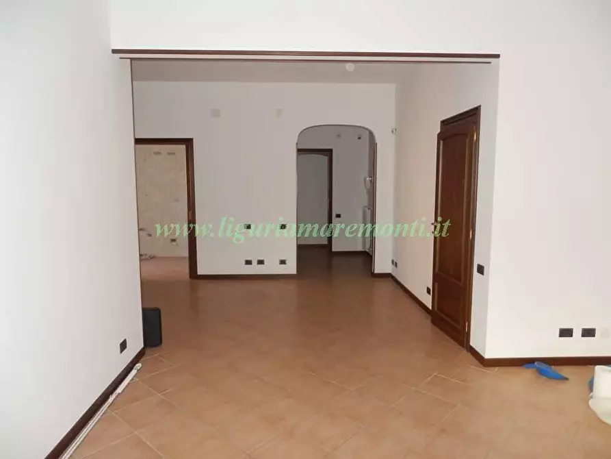 Immagine 4 di Appartamento in vendita  in via mongrifone a Savona