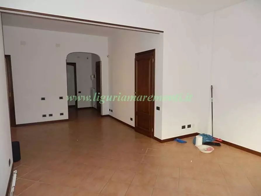 Immagine 17 di Appartamento in vendita  in via mongrifone a Savona