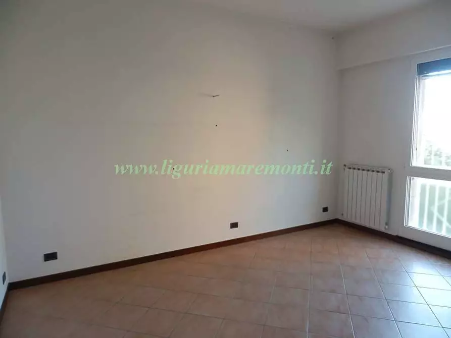 Immagine 8 di Appartamento in vendita  in via mongrifone a Savona