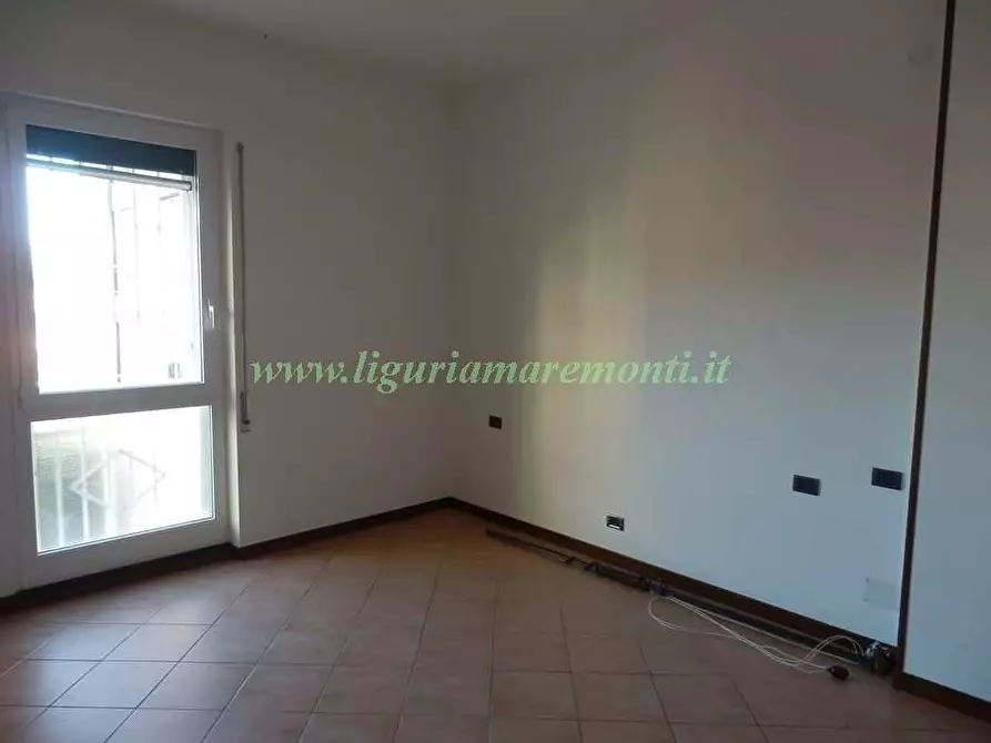 Immagine 9 di Appartamento in vendita  in via mongrifone a Savona
