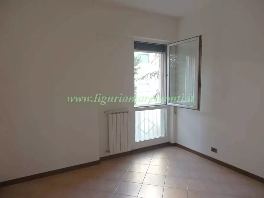 Immagine 14 di Appartamento in vendita  in via mongrifone a Savona