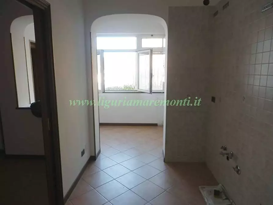 Immagine 22 di Appartamento in vendita  in via mongrifone a Savona