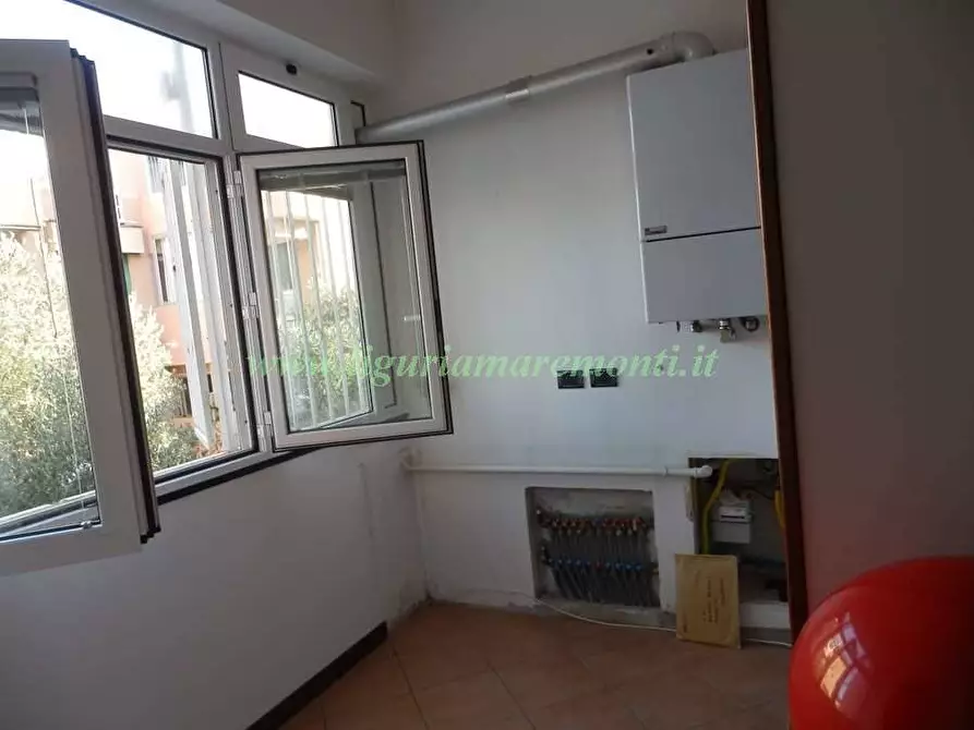 Immagine 23 di Appartamento in vendita  in via mongrifone a Savona