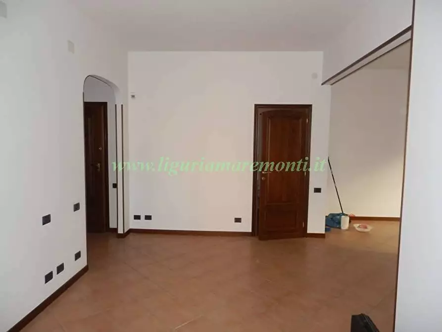 Immagine 26 di Appartamento in vendita  in via mongrifone a Savona