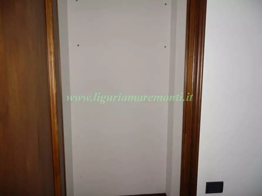 Immagine 27 di Appartamento in vendita  in via mongrifone a Savona