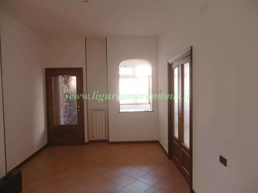 Immagine 29 di Appartamento in vendita  in via mongrifone a Savona