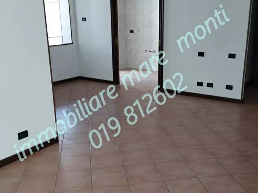 Immagine 3 di Appartamento in vendita  in via mongrifone a Savona