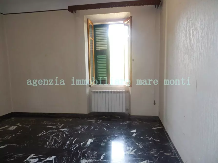 Immagine 5 di Appartamento in vendita  in via santuario a Savona
