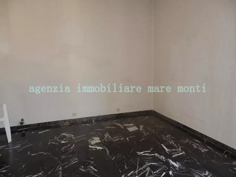Immagine 7 di Appartamento in vendita  in via santuario a Savona