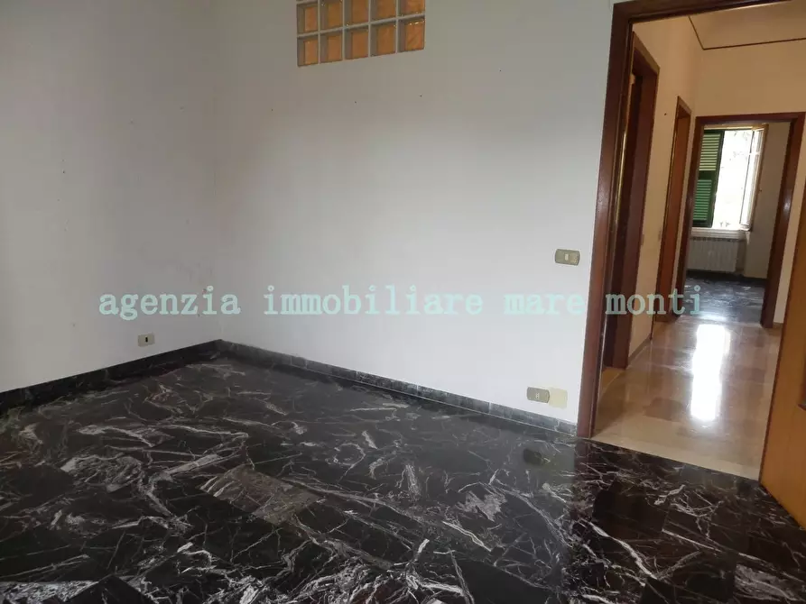 Immagine 23 di Appartamento in vendita  in via santuario a Savona