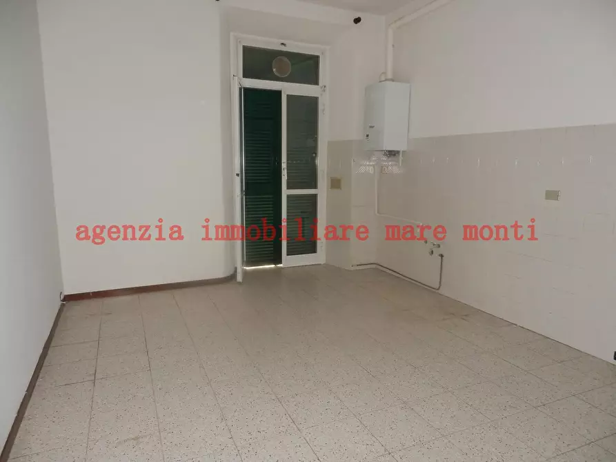 Immagine 18 di Appartamento in affitto  in via astengo a Savona