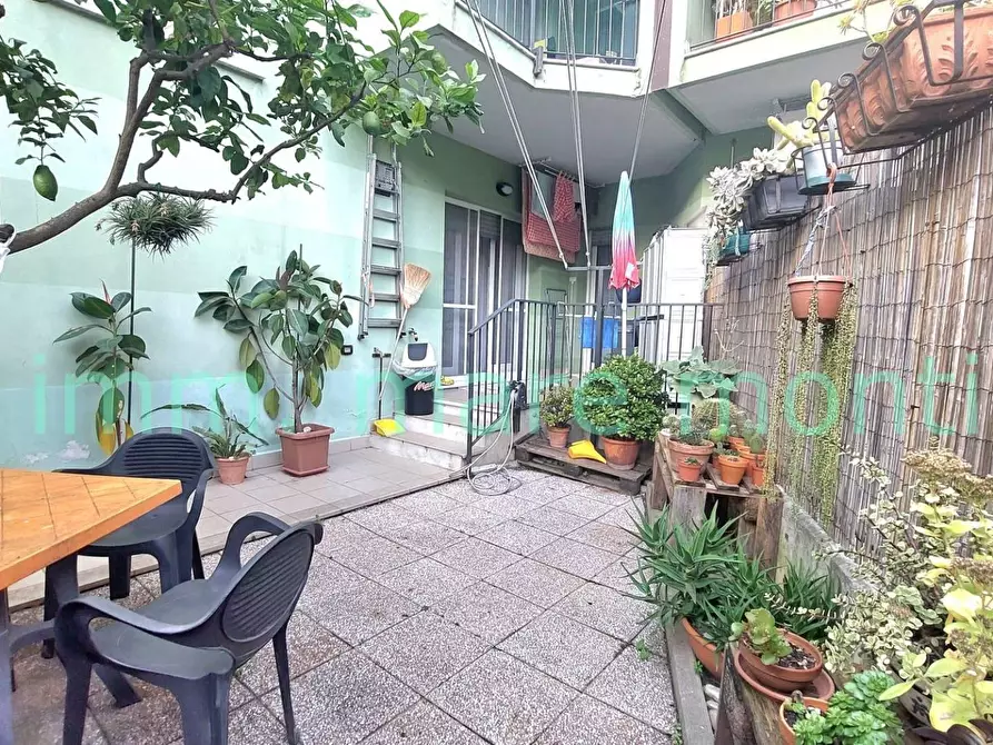 Immagine 7 di Appartamento in vendita  in via caviglia a Vado Ligure