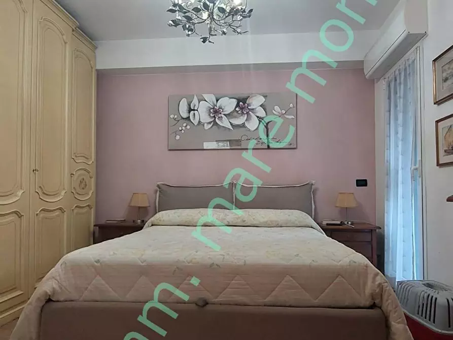 Immagine 14 di Appartamento in vendita  in via caviglia a Vado Ligure