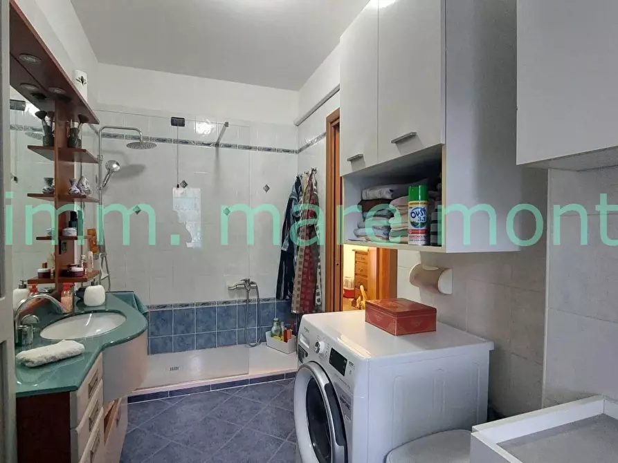 Immagine 16 di Appartamento in vendita  in via caviglia a Vado Ligure