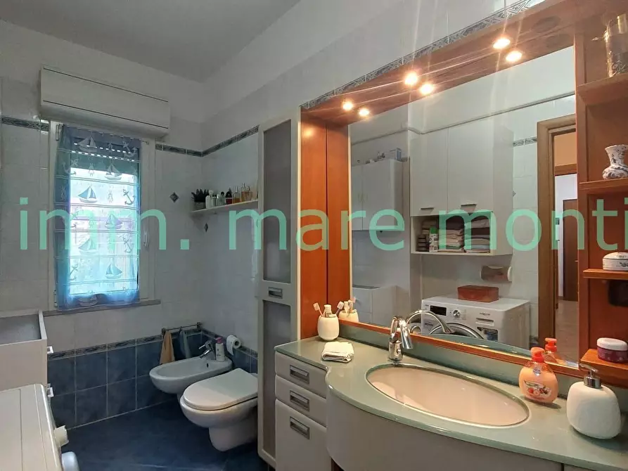 Immagine 17 di Appartamento in vendita  in via caviglia a Vado Ligure