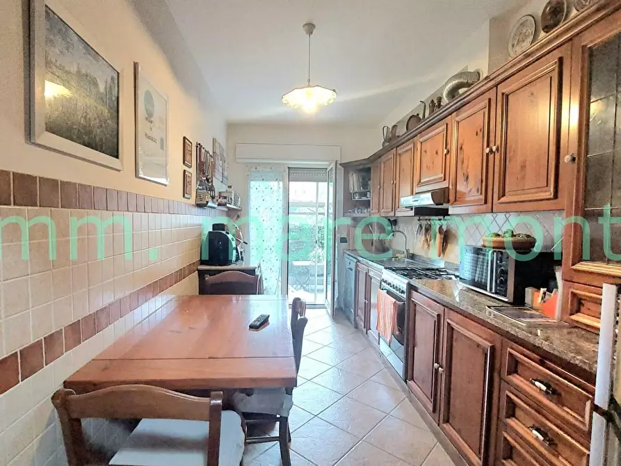 Immagine 18 di Appartamento in vendita  in via caviglia a Vado Ligure