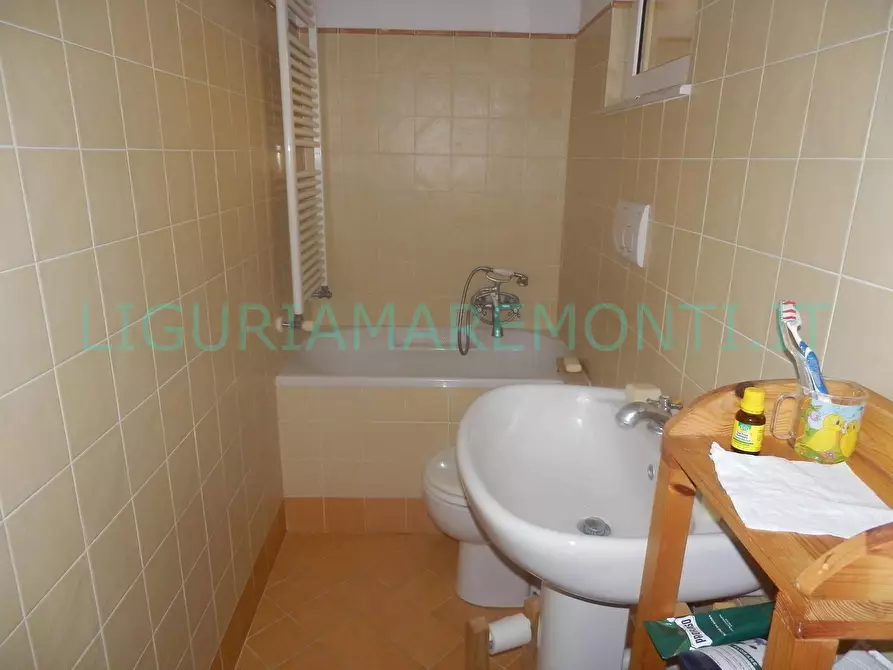 Immagine 23 di Casa indipendente in vendita  in via san bartolmeo del bosco a Savona