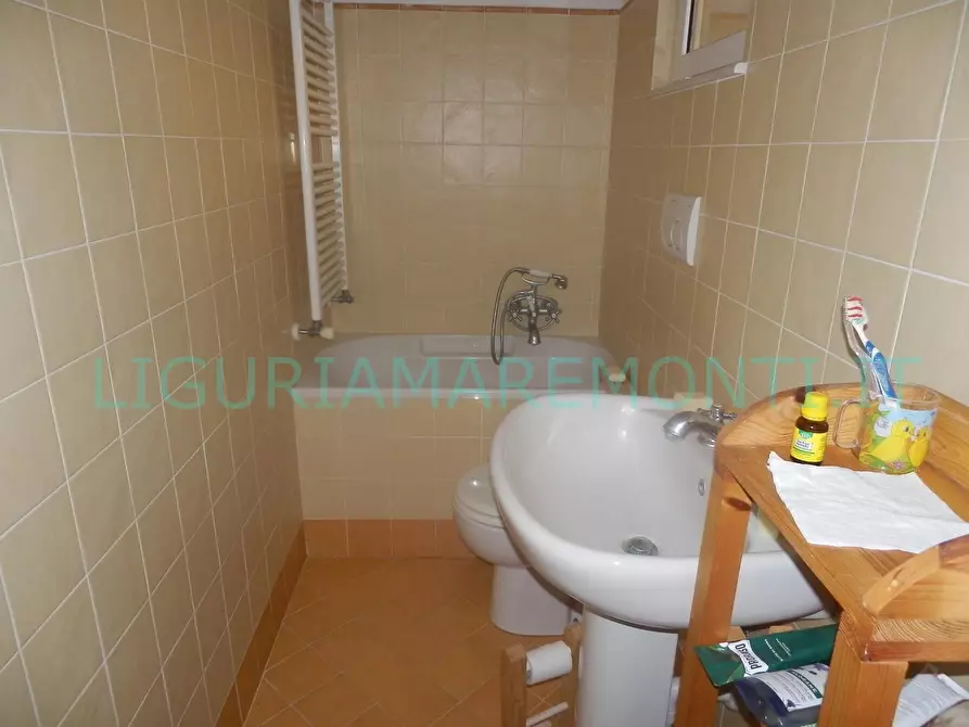 Immagine 24 di Casa indipendente in vendita  in via san bartolmeo del bosco a Savona