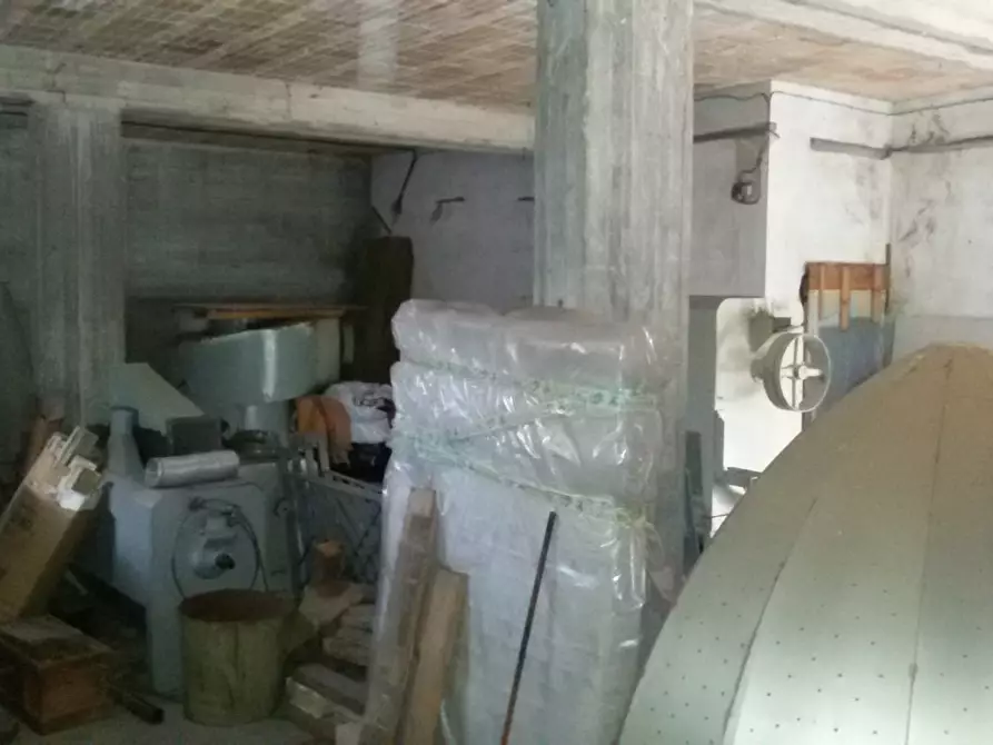 Immagine 3 di Magazzino in vendita  in Via Sant'Agnese a San Benedetto Del Tronto