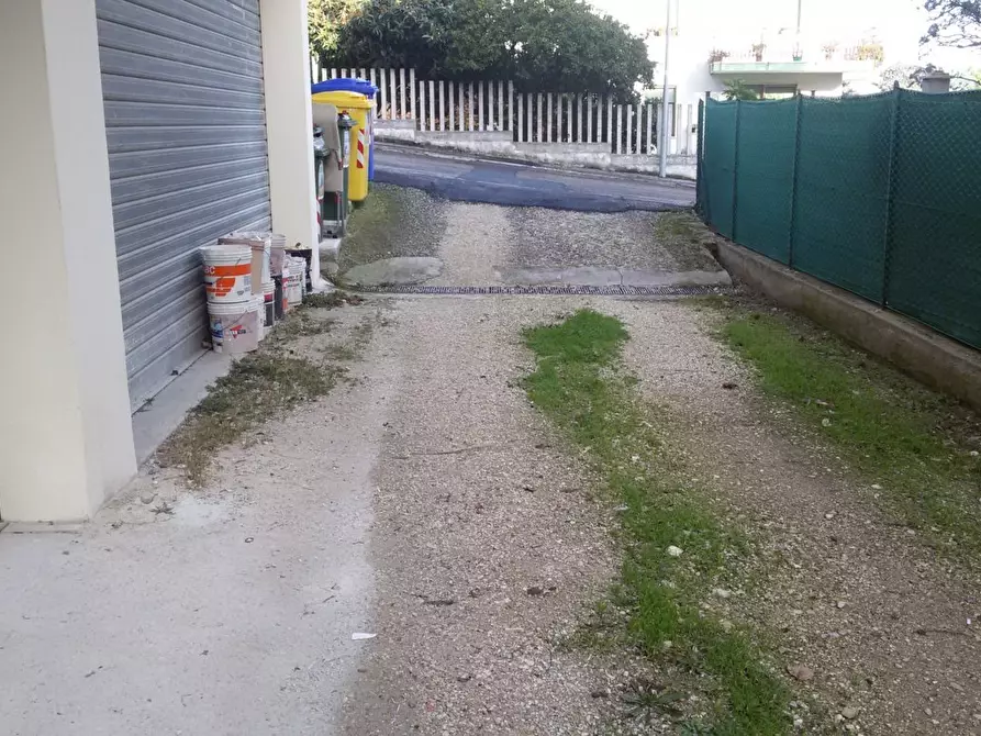Immagine 6 di Magazzino in vendita  in Via Sant'Agnese a San Benedetto Del Tronto