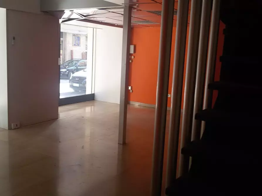 Immagine 5 di Locale commerciale in affitto  in Via Toscana a San Benedetto Del Tronto