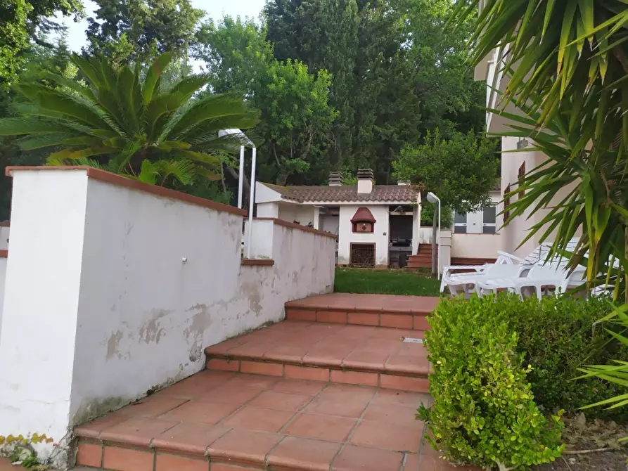 Immagine 1 di Villa in vendita  a Colonnella