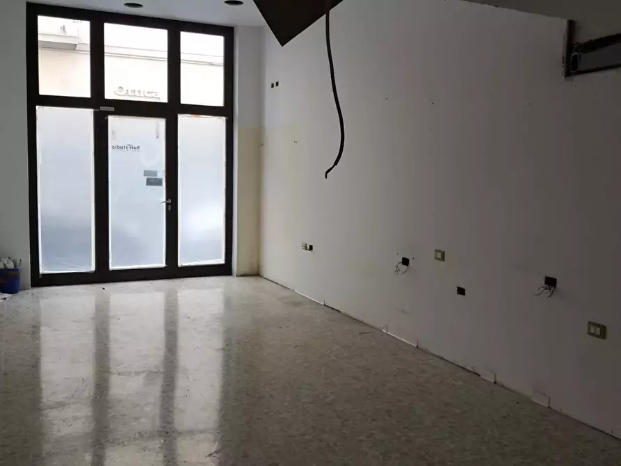 Immagine 6 di Locale commerciale in affitto  in Via Mario Curzi a San Benedetto Del Tronto