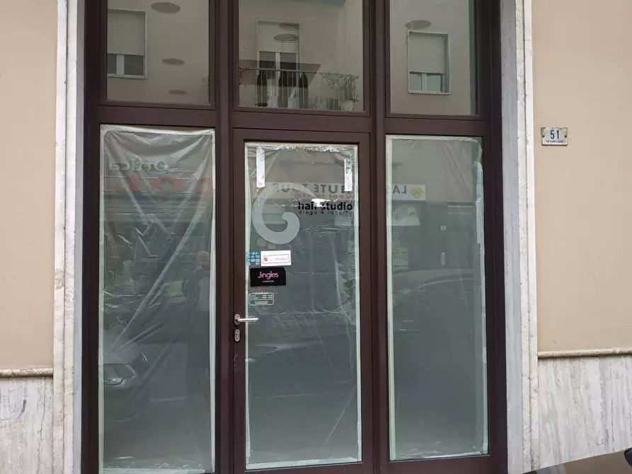 Immagine 10 di Locale commerciale in affitto  in Via Mario Curzi a San Benedetto Del Tronto