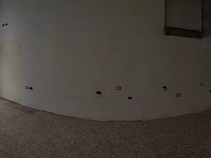 Immagine 13 di Locale commerciale in affitto  in Via Mario Curzi a San Benedetto Del Tronto