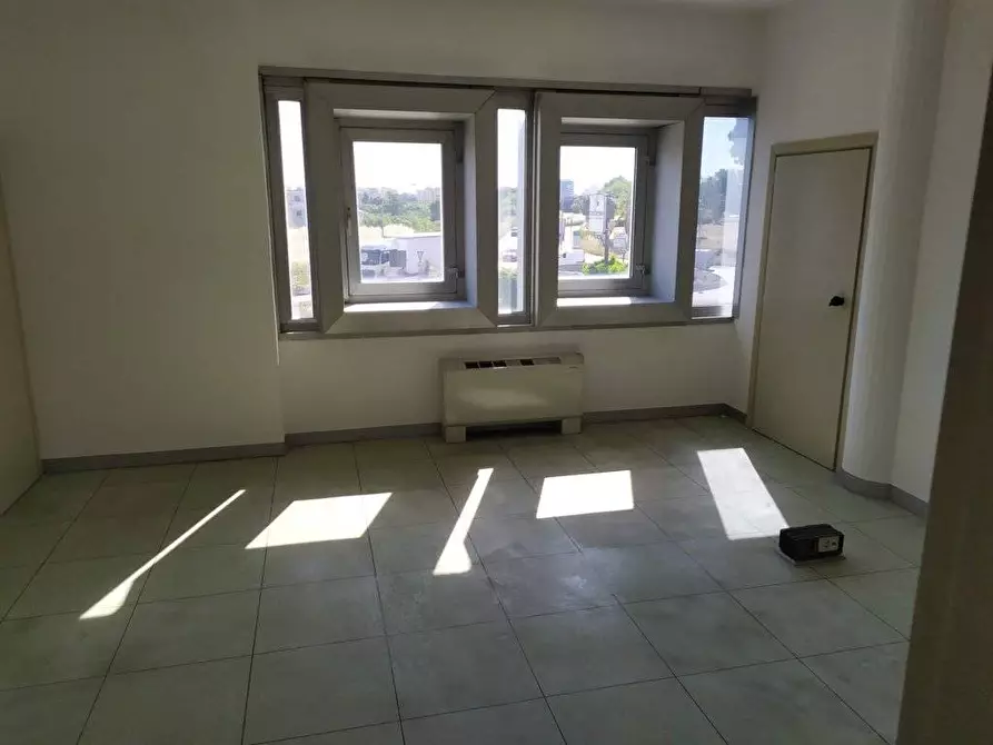 Immagine 4 di Ufficio in affitto  a San Benedetto Del Tronto