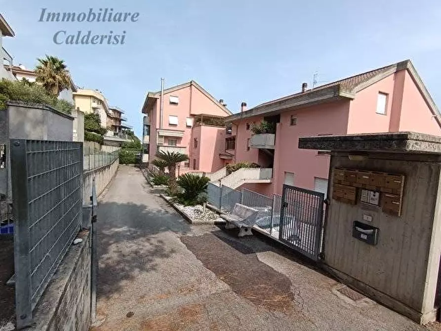 Immagine 19 di Appartamento in vendita  in Via Cilea a Grottammare