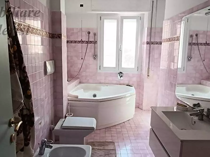 Immagine 22 di Appartamento in vendita  in Viale De Gasperi a San Benedetto Del Tronto