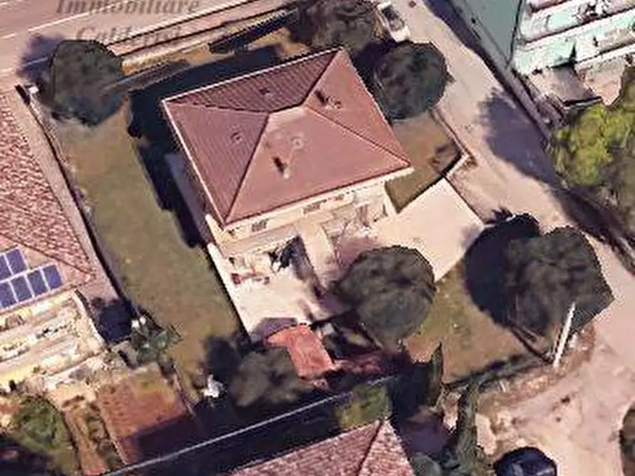 Immagine 3 di Camera in vendita  in Via Torino a San Benedetto Del Tronto