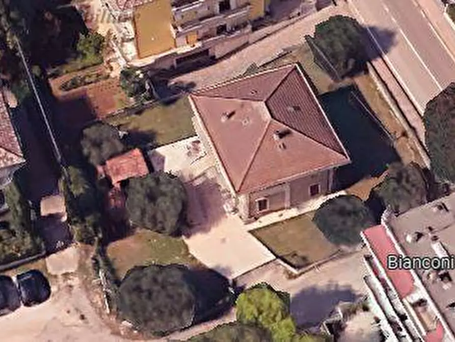 Immagine 4 di Camera in vendita  in Via Torino a San Benedetto Del Tronto