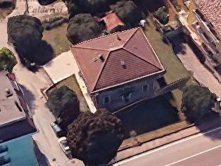 Immagine 5 di Camera in vendita  in Via Torino a San Benedetto Del Tronto