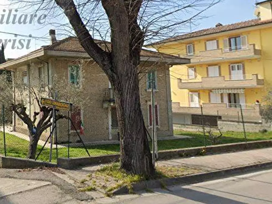 Immagine 7 di Camera in vendita  in Via Torino a San Benedetto Del Tronto