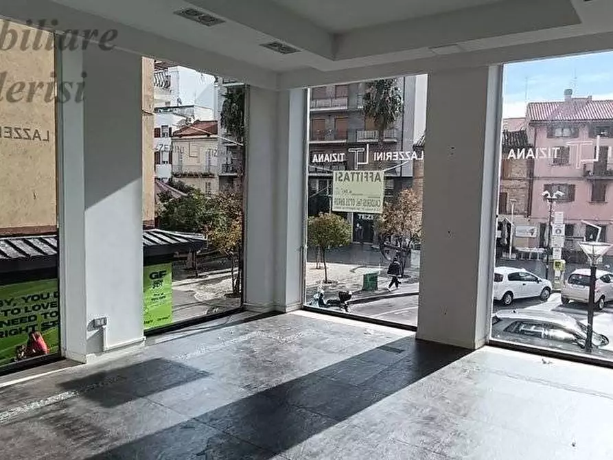 Immagine 8 di Locale commerciale in affitto  in Piazza Matteotti a San Benedetto Del Tronto