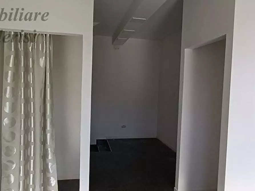 Immagine 11 di Locale commerciale in affitto  in Piazza Matteotti a San Benedetto Del Tronto