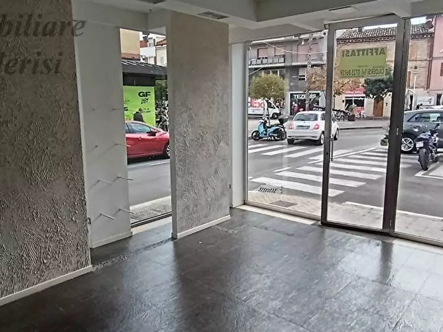Immagine 13 di Locale commerciale in affitto  in Piazza Matteotti a San Benedetto Del Tronto