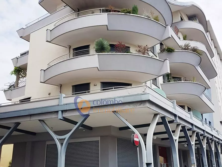 Immagine 1 di Negozio in vendita  in corso Europa a Busto Arsizio